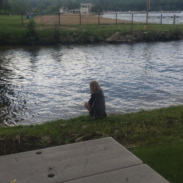 Country Club Estates Beach Beach in Fontana