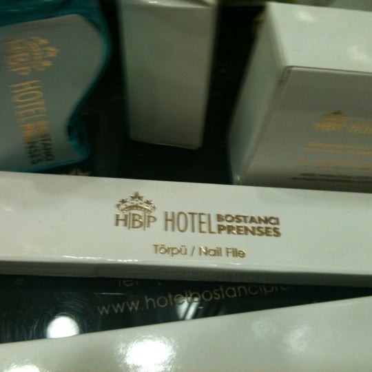 Das Foto wurde bei Hotel Bostancı Prenses von AKİF E. am 11/4/2012 aufgenommen