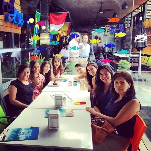Photo taken at FishClub León by Larizza C. on 7/4/2014