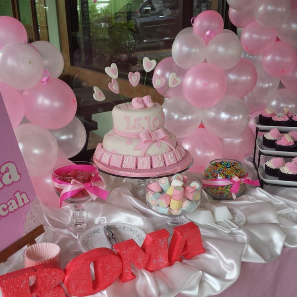 Pretty wedding cakes for Tagaytay weddings! They also do party planning for birthdays in Tagaytay!