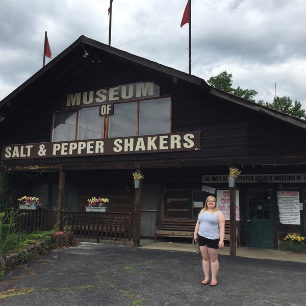 Photo taken at Salt &amp; Pepper Shaker Museum by Cindy C. on 6/29/2015