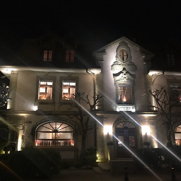 รูปภาพถ่ายที่ Restaurant de l’Hôtel de Ville de Crissier โดย Oliver เมื่อ 11/2/2017