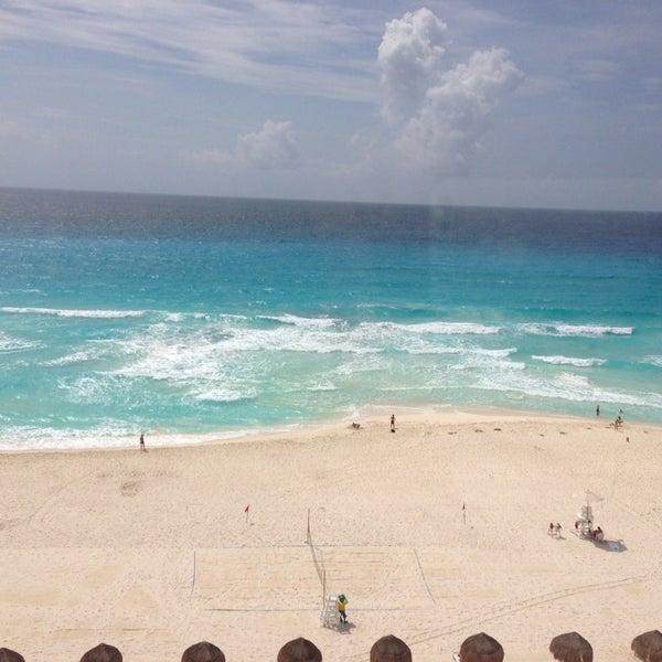 Foto tirada no(a) Ocean Spa Hotel por Camila em 7/5/2013