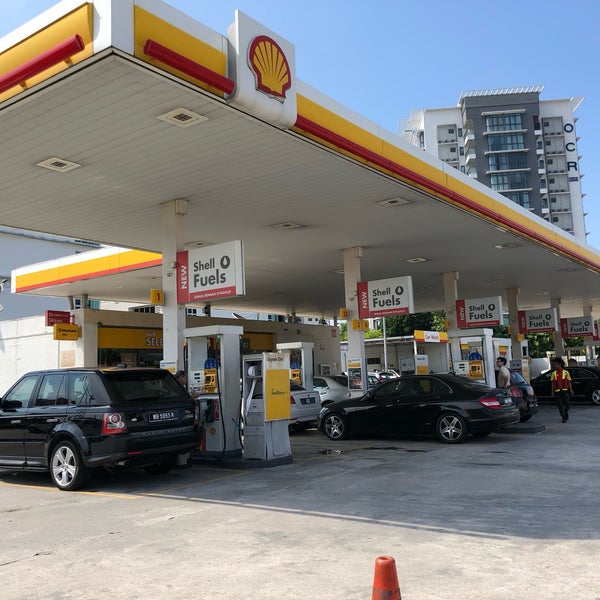 Foto tirada no(a) Shell Station por Yip叶 em 5/6/2018