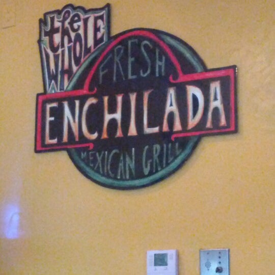 9/16/2012 tarihinde Becca R.ziyaretçi tarafından The Whole Enchilada Fresh Mexican Grill'de çekilen fotoğraf