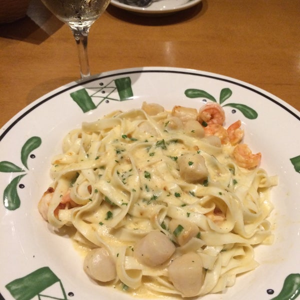 Photo taken at Olive Italian Restaurant by Freddy on 5/24/2015