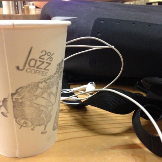 11/20/2012にRuss Hayが2% Jazz Coffeeで撮った写真