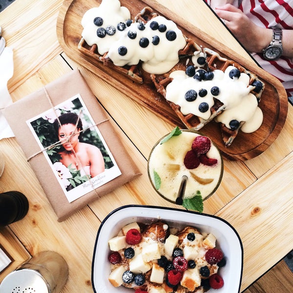 Scramble Cafe вафли