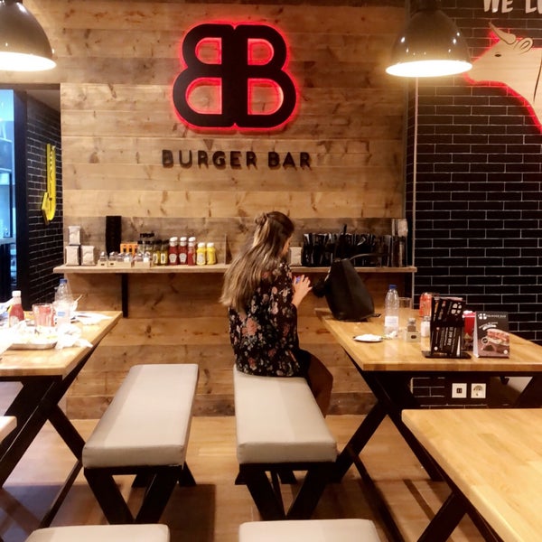 Foto tirada no(a) Burger Bar por Mohammed em 6/24/2019