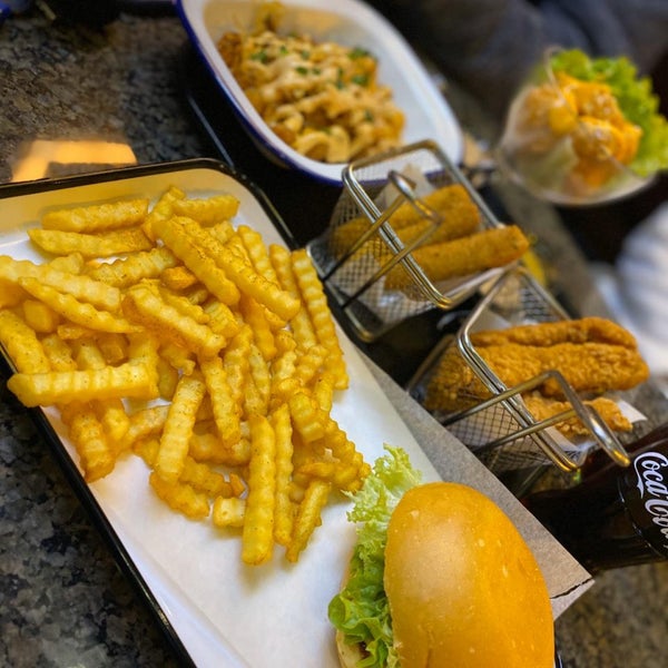 Photo taken at BUNS by Mohamed Sh on 12/7/2019