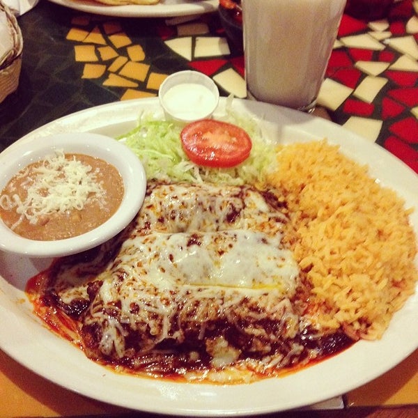 2/26/2014 tarihinde Rodolfo I.ziyaretçi tarafından Jalisco&#39;s Mexican Restaurant'de çekilen fotoğraf