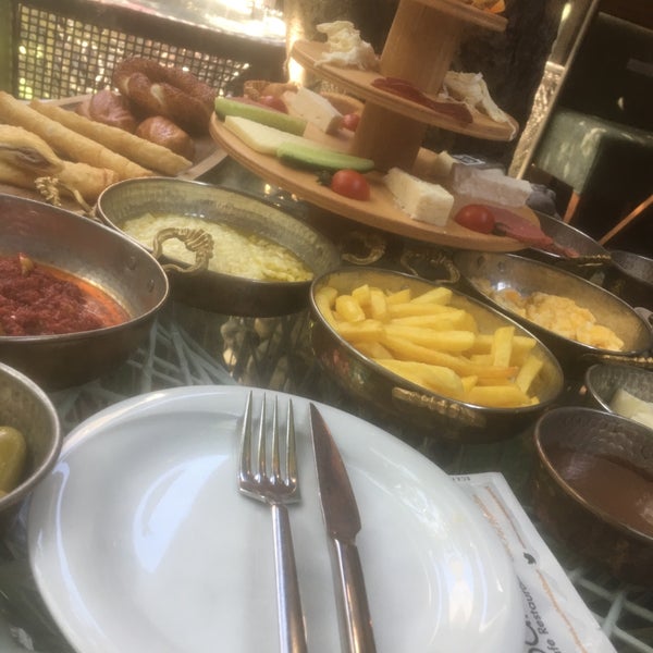Photo taken at Saklı Cafe Restaurant by Ayşe D. on 9/18/2019