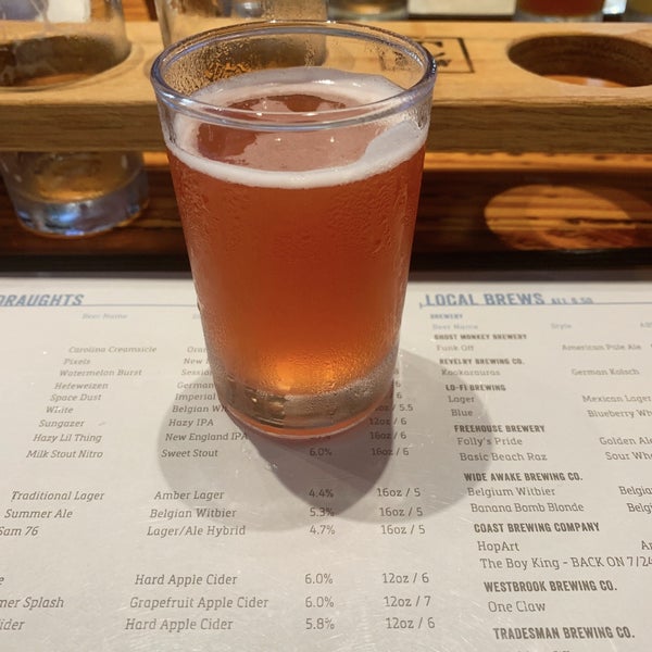 Photo taken at Charleston Beer Works by Jessica on 7/19/2019