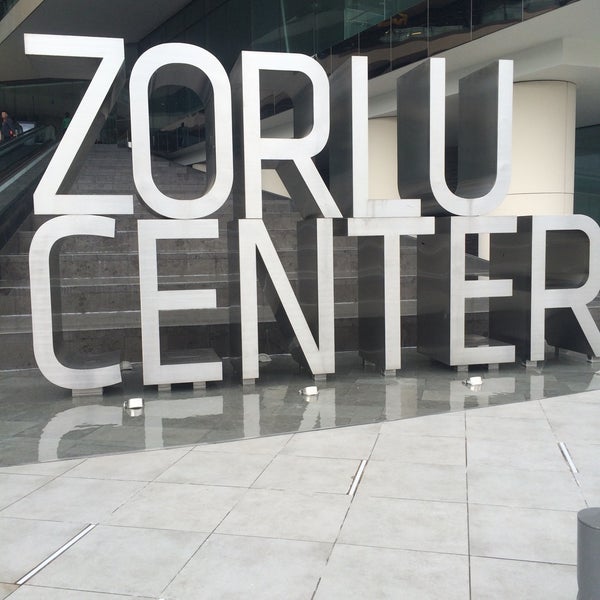 Photo taken at Zorlu Center by Murathan Ö. on 9/13/2015
