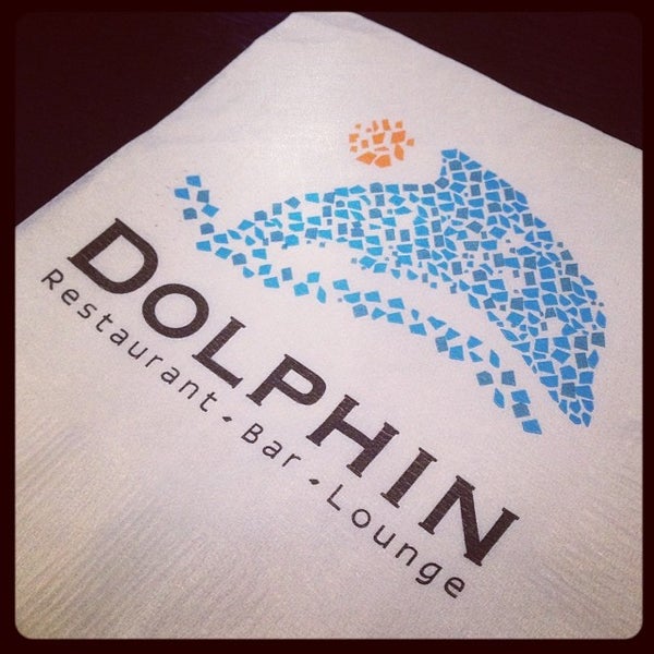 Das Foto wurde bei Dolphin Restaurant, Bar, and Lounge von Rochelle M. am 11/17/2013 aufgenommen