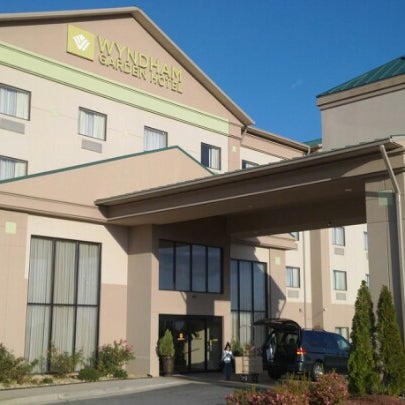 Book La Quinta Inn Suites By Wyndham Columbus North In Columbus Hotels Com