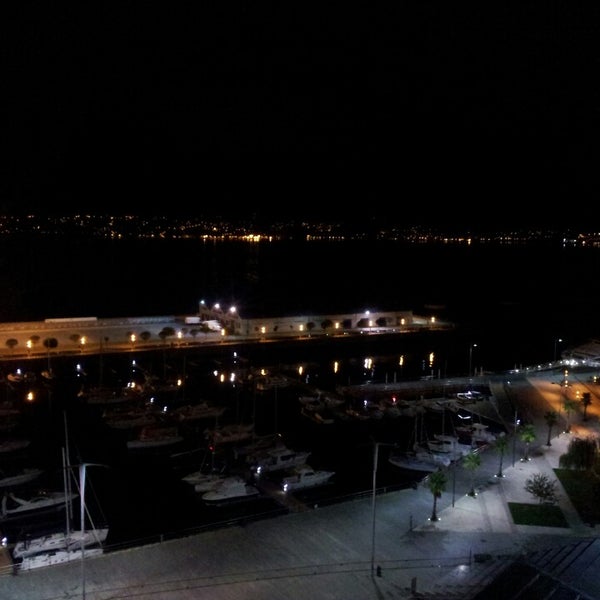 รูปภาพถ่ายที่ Hotel Bahia De Vigo โดย pjmelian เมื่อ 10/17/2013