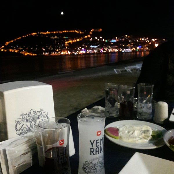รูปภาพถ่ายที่ Öztürk Kolcuoğlu Ocakbaşı Restaurant โดย Yunus D. เมื่อ 11/4/2016