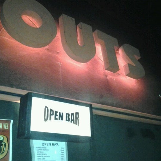 Photo prise au Clube Outs par Tati R. le1/26/2013