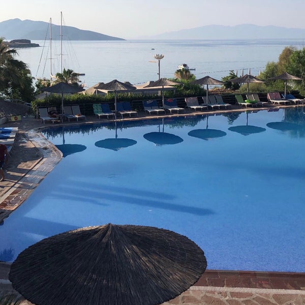 Photo taken at Isis Hotel &amp; Spa by Musa B. on 7/27/2019