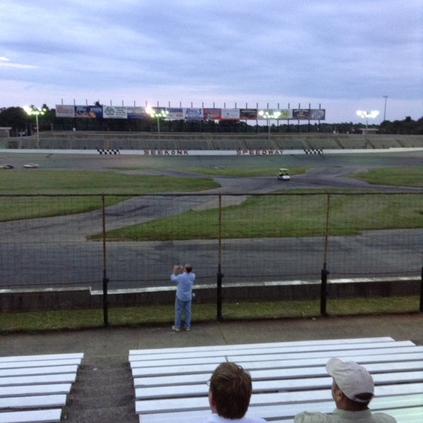 Снимок сделан в Seekonk Speedway пользователем David P. 7/13/2013