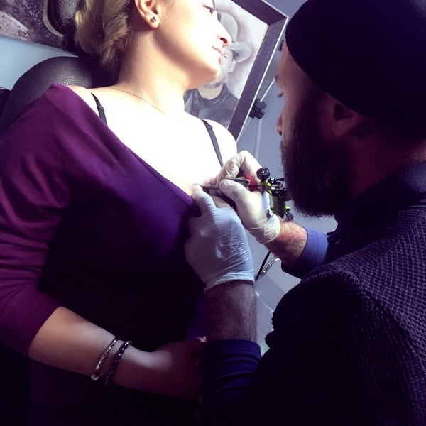 Photo taken at Vagonart Tattoo &amp; Piercing by Işıl I. on 11/24/2016