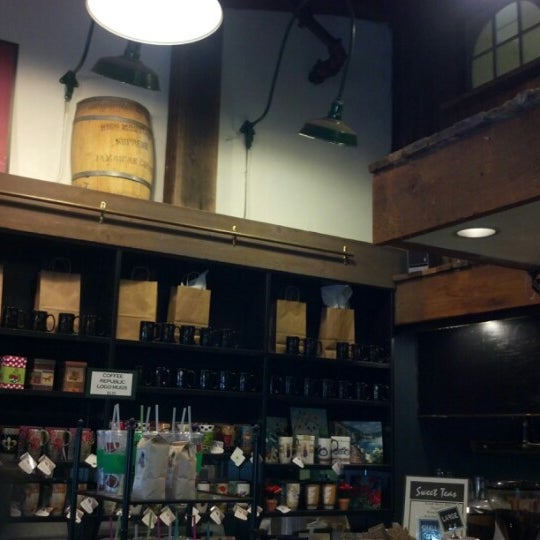 Foto diambil di Coffee Republic Café oleh Kevin G. pada 10/5/2012
