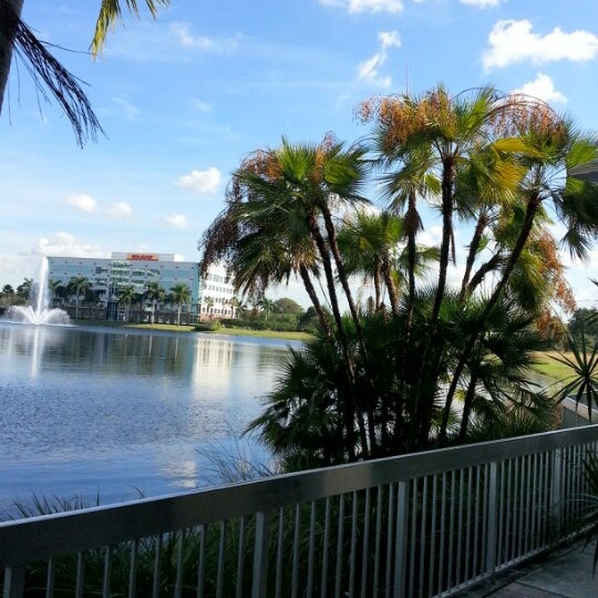 Foto diambil di Renaissance Fort Lauderdale-Plantation Hotel oleh Brandon D. pada 12/17/2012