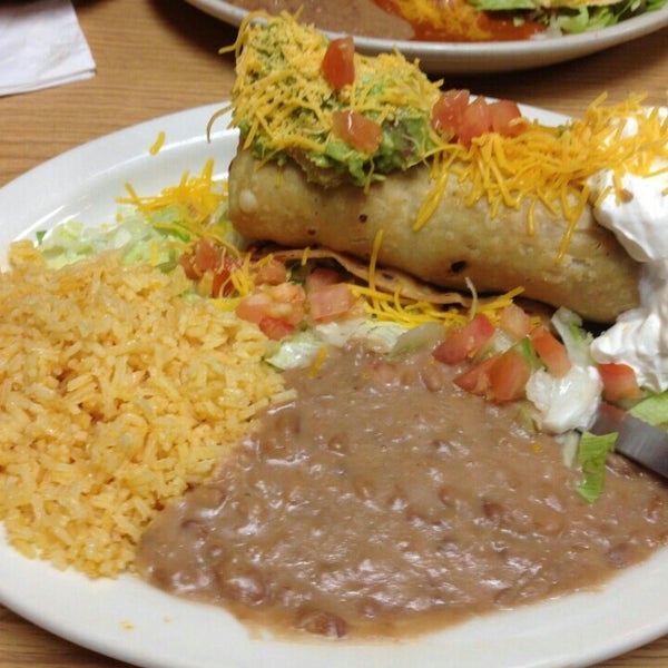 รูปภาพถ่ายที่ El Mesquite Cocina Mexicana โดย Arthur Y. เมื่อ 11/23/2013