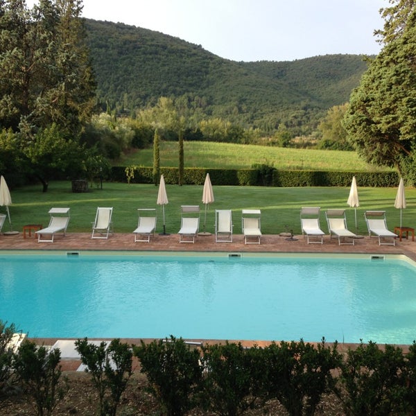 Photo taken at Villa Di Piazzano Hotel Cortona by Aylin on 8/28/2013