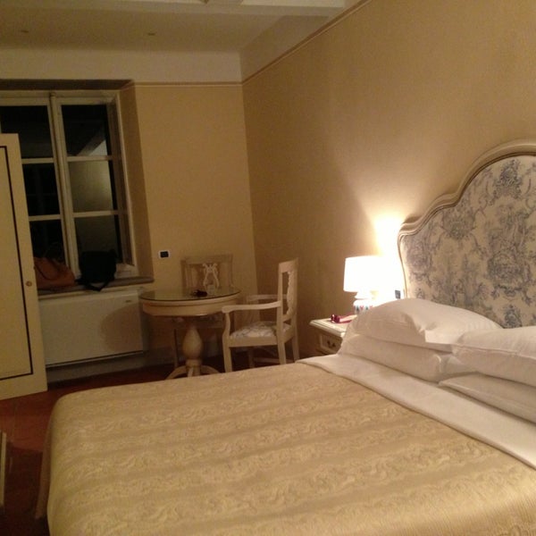 Photo taken at Villa Di Piazzano Hotel Cortona by Aylin on 8/26/2013