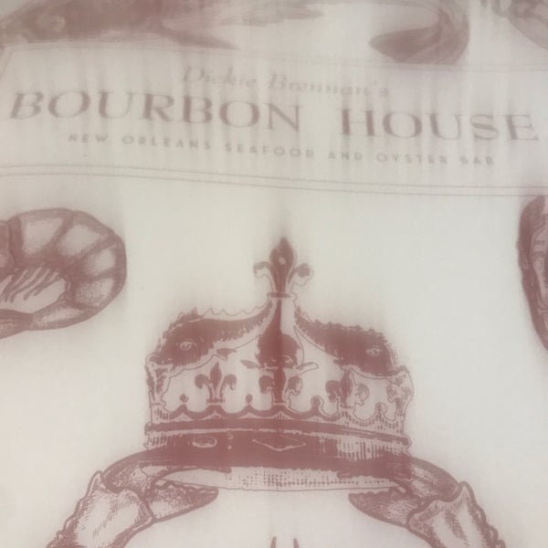 รูปภาพถ่ายที่ Bourbon House โดย billy o. เมื่อ 4/21/2019