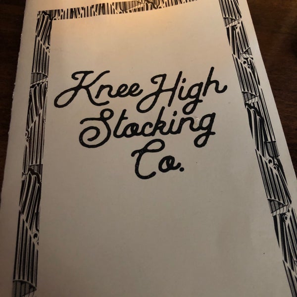 รูปภาพถ่ายที่ Knee High Stocking Co. โดย Jono K. เมื่อ 8/2/2018