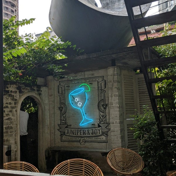 Pahit Cocktail Bar