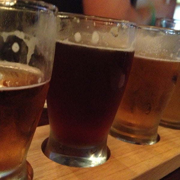 7/19/2013에 Matthew D.님이 Victoire: A Belgian Beer Bar &amp; Bistro에서 찍은 사진