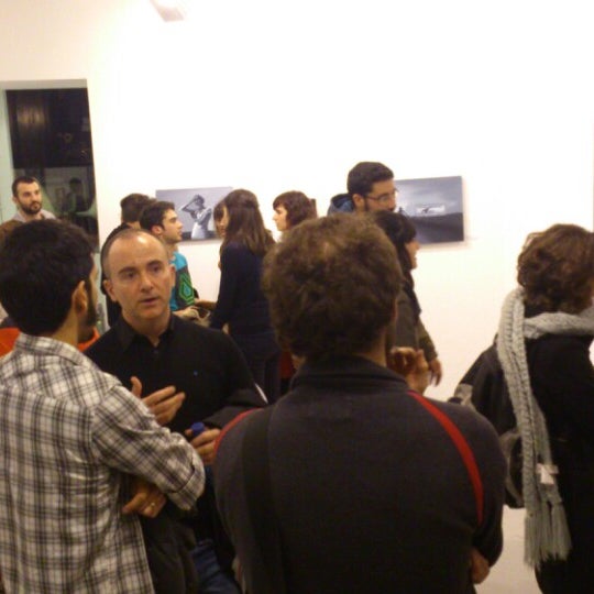 Foto diambil di Miscelanea Gallery-Shop-Café oleh Fátima I. pada 3/13/2013