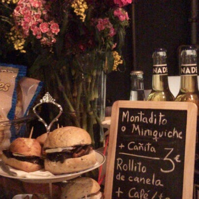 Foto diambil di Miscelanea Gallery-Shop-Café oleh Fátima I. pada 1/31/2013