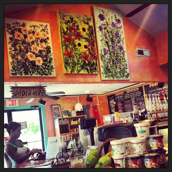 Photo taken at Bad Ass Coffee of Hawaii by Milene G. on 6/28/2013