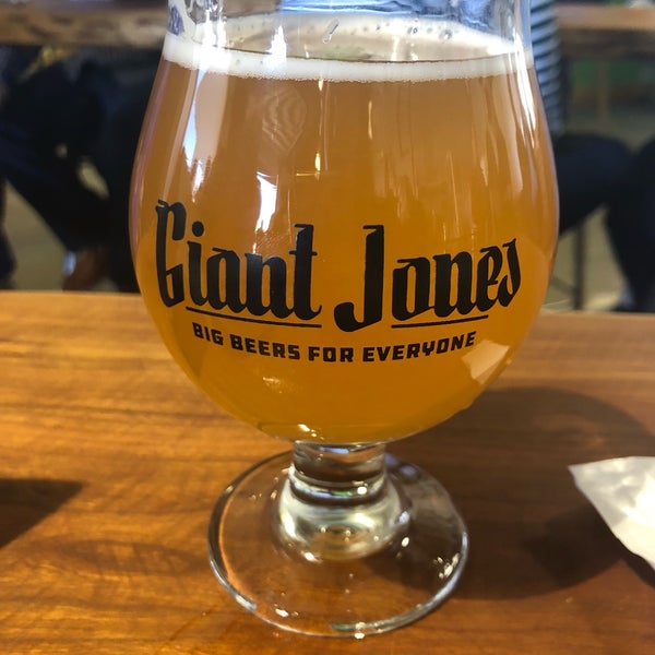 4/20/2019 tarihinde Corinneziyaretçi tarafından Giant Jones Brewing Company'de çekilen fotoğraf