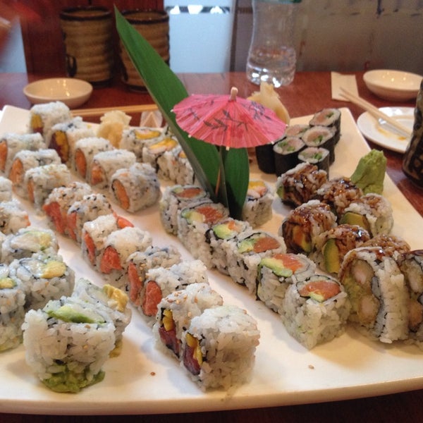 Снимок сделан в Ginza Japanese Restaurant пользователем Popster 11/5/2014