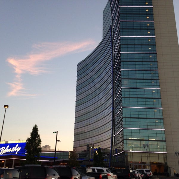 Foto diambil di Blue Chip Casino &amp; Hotel oleh Kzooman W. pada 9/26/2014