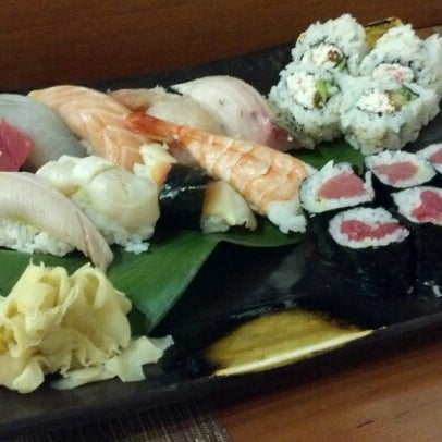10/19/2012 tarihinde Nerf_or_Baconziyaretçi tarafından Shiki Japanese Restaurant'de çekilen fotoğraf