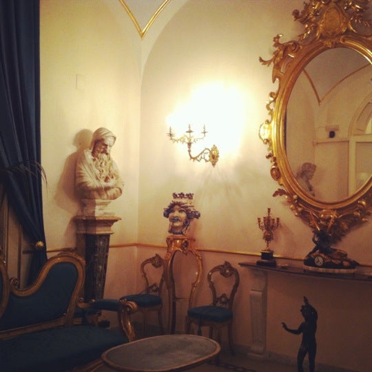 Atelier Gianni Molaro - Via Roma,122