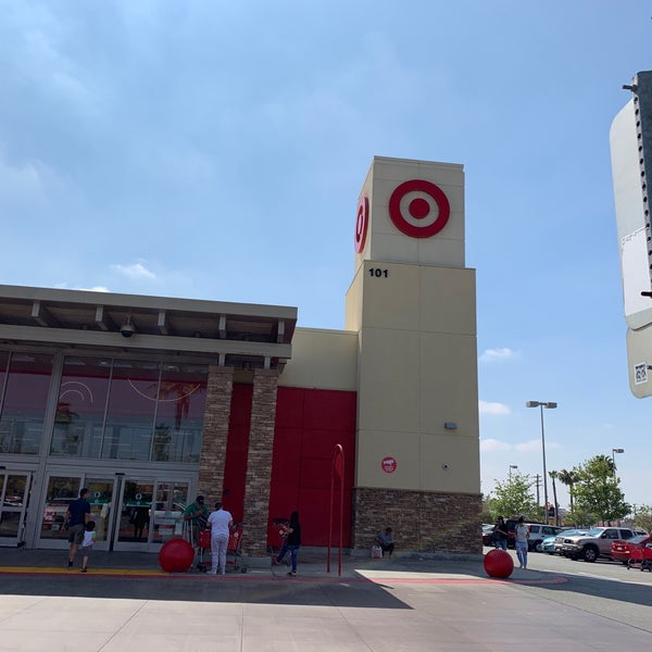 Target West Anaheim 3535 ziyaretçidan 17 tavsiye