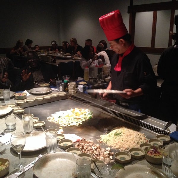 Das Foto wurde bei Kabuto Japanese House of Steak &amp; Sushi von Mauricio B. am 11/8/2013 aufgenommen