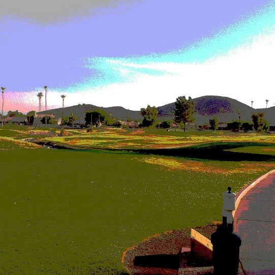 รูปภาพถ่ายที่ The Legend at Arrowhead Golf Club โดย Pat A. เมื่อ 6/28/2013
