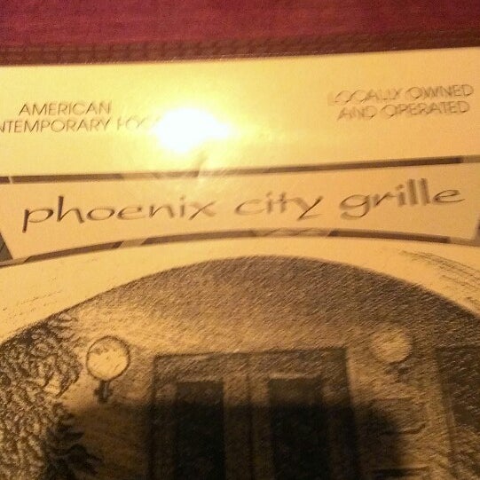 Снимок сделан в Phoenix City Grille пользователем Pat A. 12/24/2013