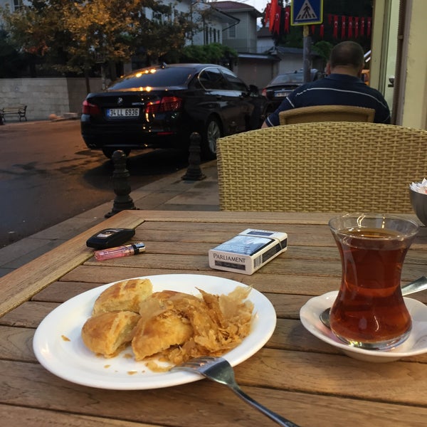 Özen Börek ve Tatlı Evi Anadolu Hisarı Körfez Cd. No4/A