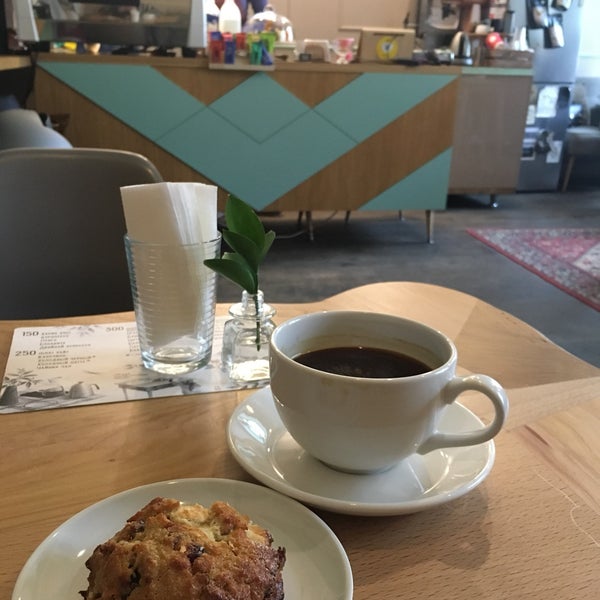 10/10/2018 tarihinde Irina L.ziyaretçi tarafından Double B Coffee &amp; Tea'de çekilen fotoğraf