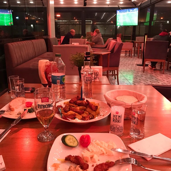 Foto tomada en Local VIP Restaurant  por Pınarss el 3/1/2018